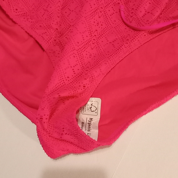 🆕Brand New! High Neck Crochet Overlay & Drawstring Hip Pink Women's Swimsuit 2X - Picture 3 of 11